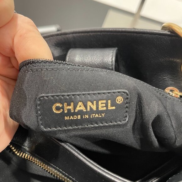 Chanel Chevron Calfskin Python Chic Small Shopping Tote 2-Way Bag (JB1075) - Picture 12 of 16